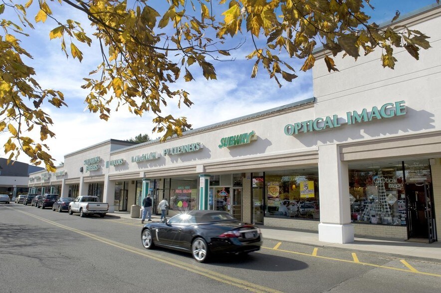 Hill Rd, Plainview, NY 11803