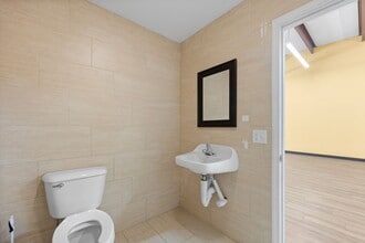 1380 SW Westpark Dr, Bentonville, AR for lease Interior Photo- Image 1 of 5