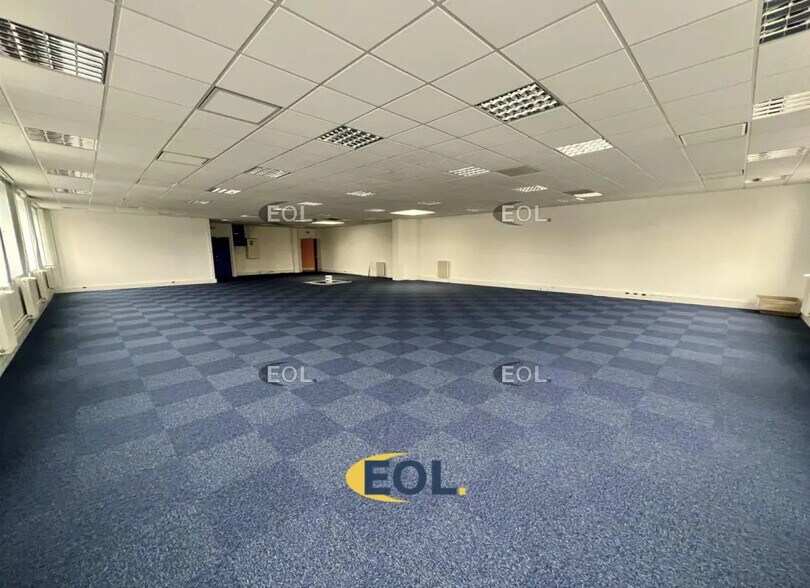 Industrial in Villepinte for sale - Interior Photo - Image 3 of 15