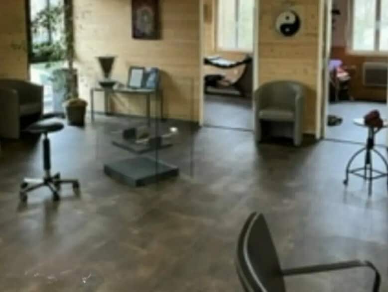 Office in BRIVE-LA-GAILLARDE for lease - Interior Photo - Image 2 of 2