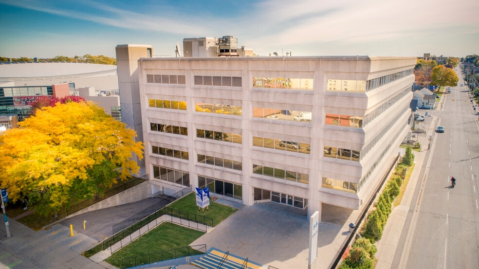 55 Athol St, Oshawa, ON for lease - Building Photo - Image 1 of 5