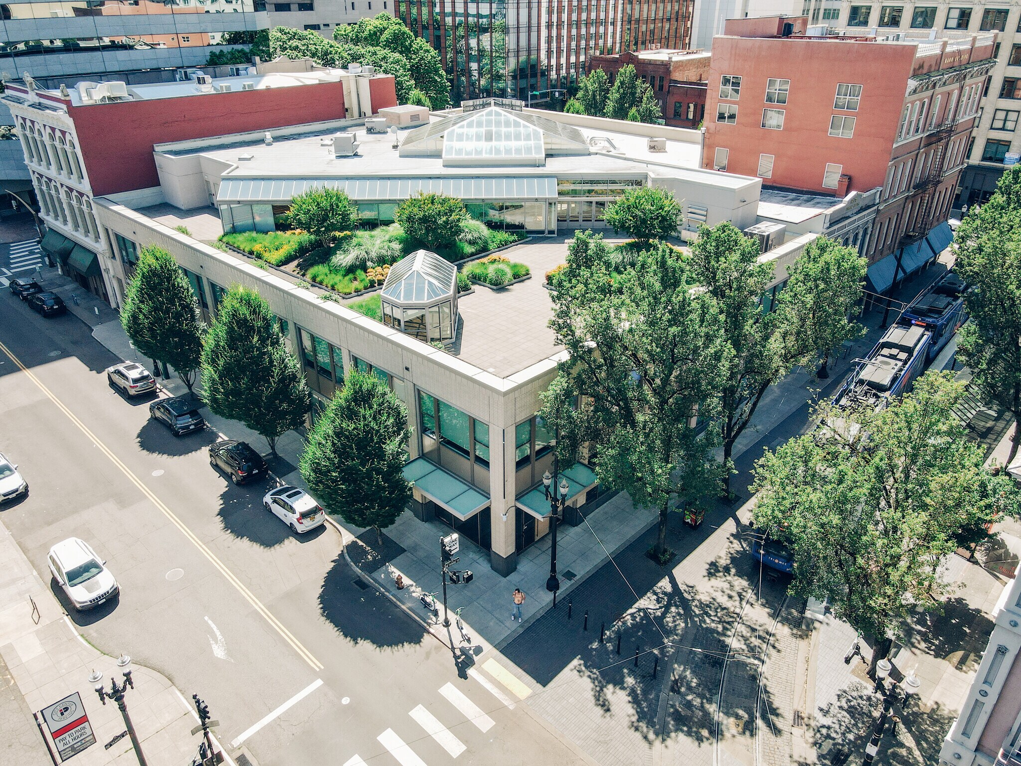 135 SW Taylor St, Portland, OR for lease Building Photo- Image 1 of 12
