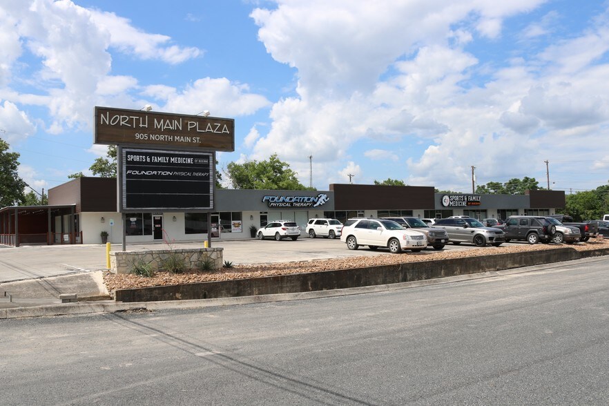 905 N Main St, Boerne, TX for sale - Building Photo - Image 1 of 1