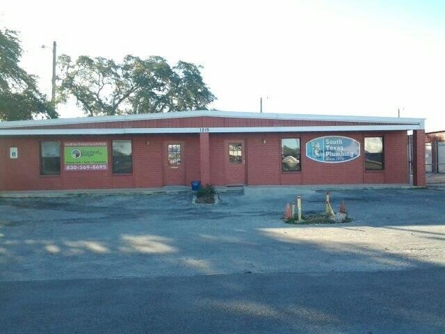 1215 Encino Dr, Pleasanton, TX for sale Building Photo- Image 1 of 1