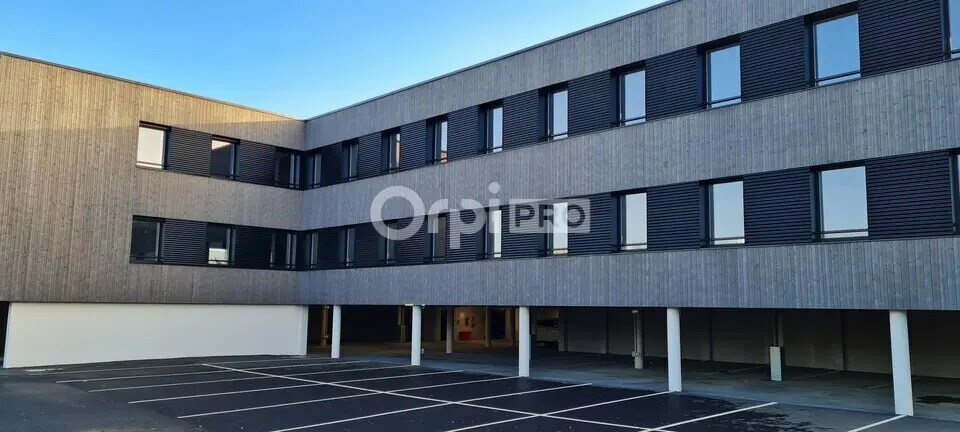 Office in Langueux for sale Building Photo- Image 1 of 10