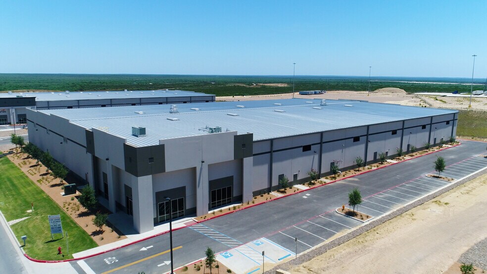 1313 Carriers Dr, Laredo, TX for sale - Building Photo - Image 1 of 1