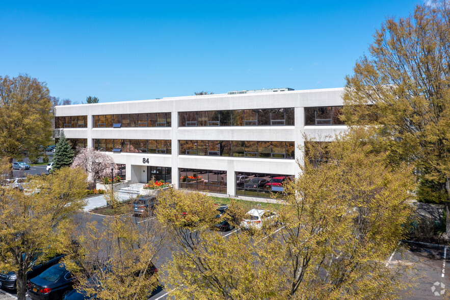 84 Business Park Dr, Armonk, NY for lease - Building Photo - Image 2 of 5