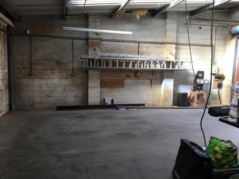 18 Hotchkiss Way, Coventry for lease - Interior Photo - Image 3 of 4