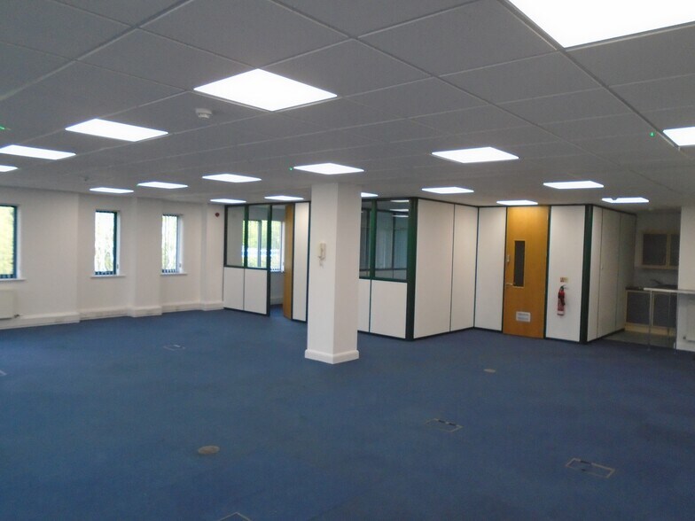 Canal Rd, Trowbridge for lease - Interior Photo - Image 3 of 4