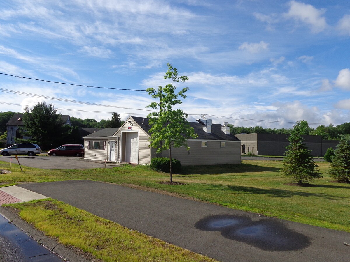 233 Sullivan Ave, South Windsor, CT 06074