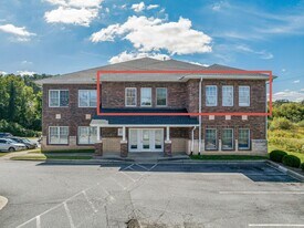 120 Chadwick Square Ct, Hendersonville NC - Live-Work Space