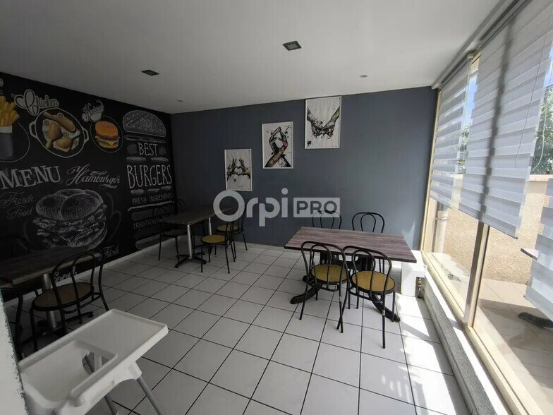 Retail in Brive-la-Gaillarde for sale - Interior Photo - Image 2 of 3