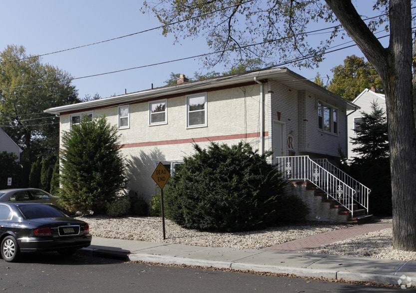 1133 Green St, Iselin, NJ for sale - Primary Photo - Image 1 of 1