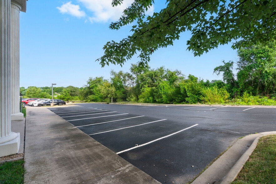 909 E Republic Rd, Springfield, MO for lease - Building Photo - Image 3 of 48