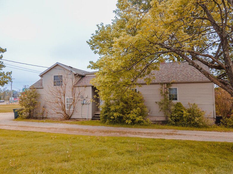 1298 Ashland Rd, Mansfield, OH for sale - Building Photo - Image 3 of 42