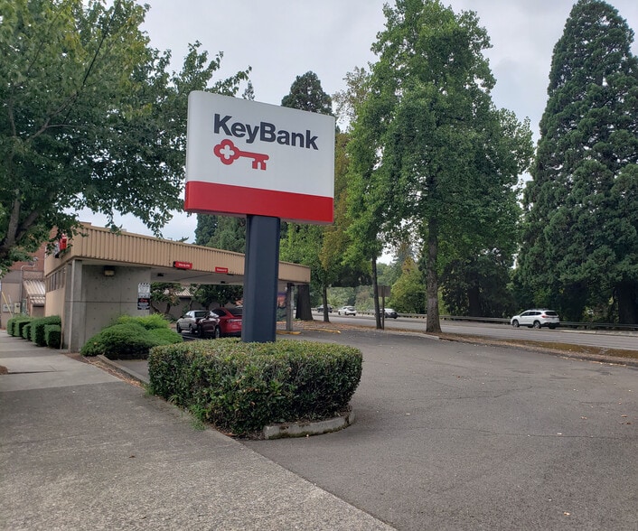 10415 SE Main St, Milwaukie, OR for sale - Building Photo - Image 1 of 5