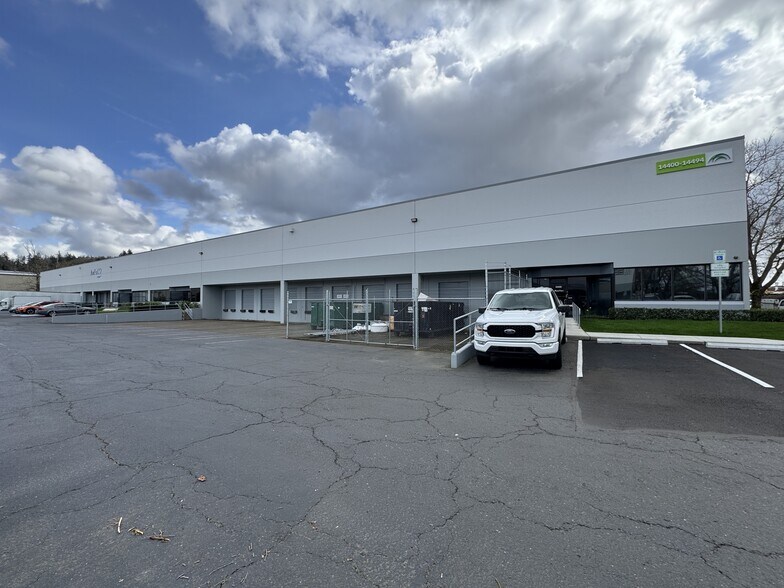 14400 SE Industrial Way, Clackamas, OR for sale - Primary Photo - Image 1 of 1
