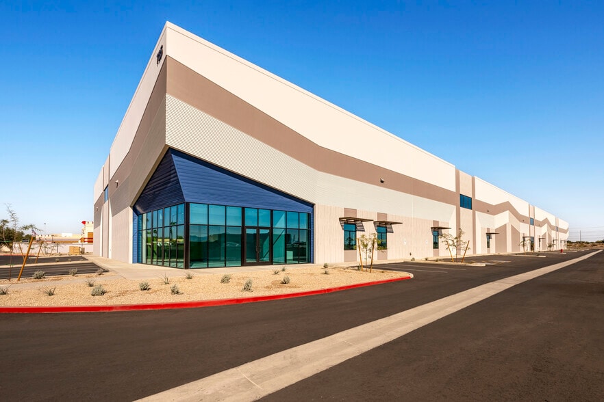 725 N Eliseo C. Felix Jr Way, Avondale, AZ for lease - Building Photo - Image 2 of 22