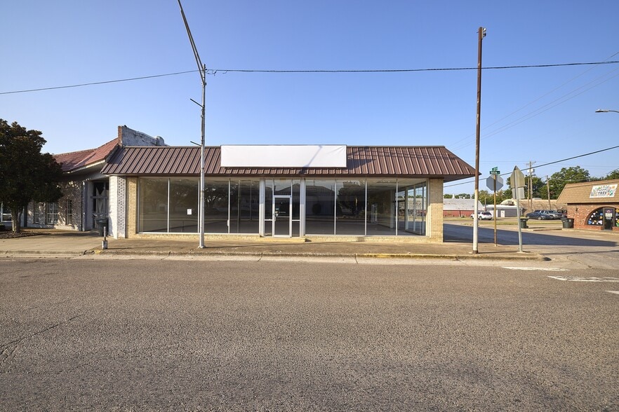 423 W Main St, Durant, OK for lease - Building Photo - Image 2 of 7