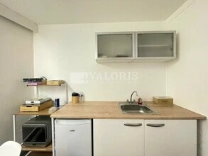 Office in Lyon for lease Interior Photo- Image 2 of 2