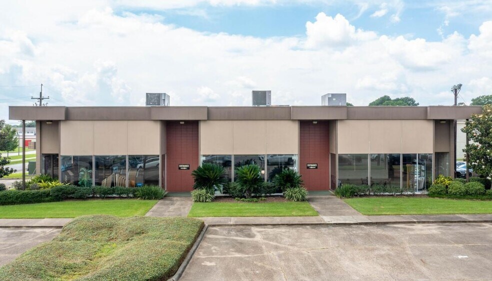 901 Bertrand Dr, Lafayette, LA 70506