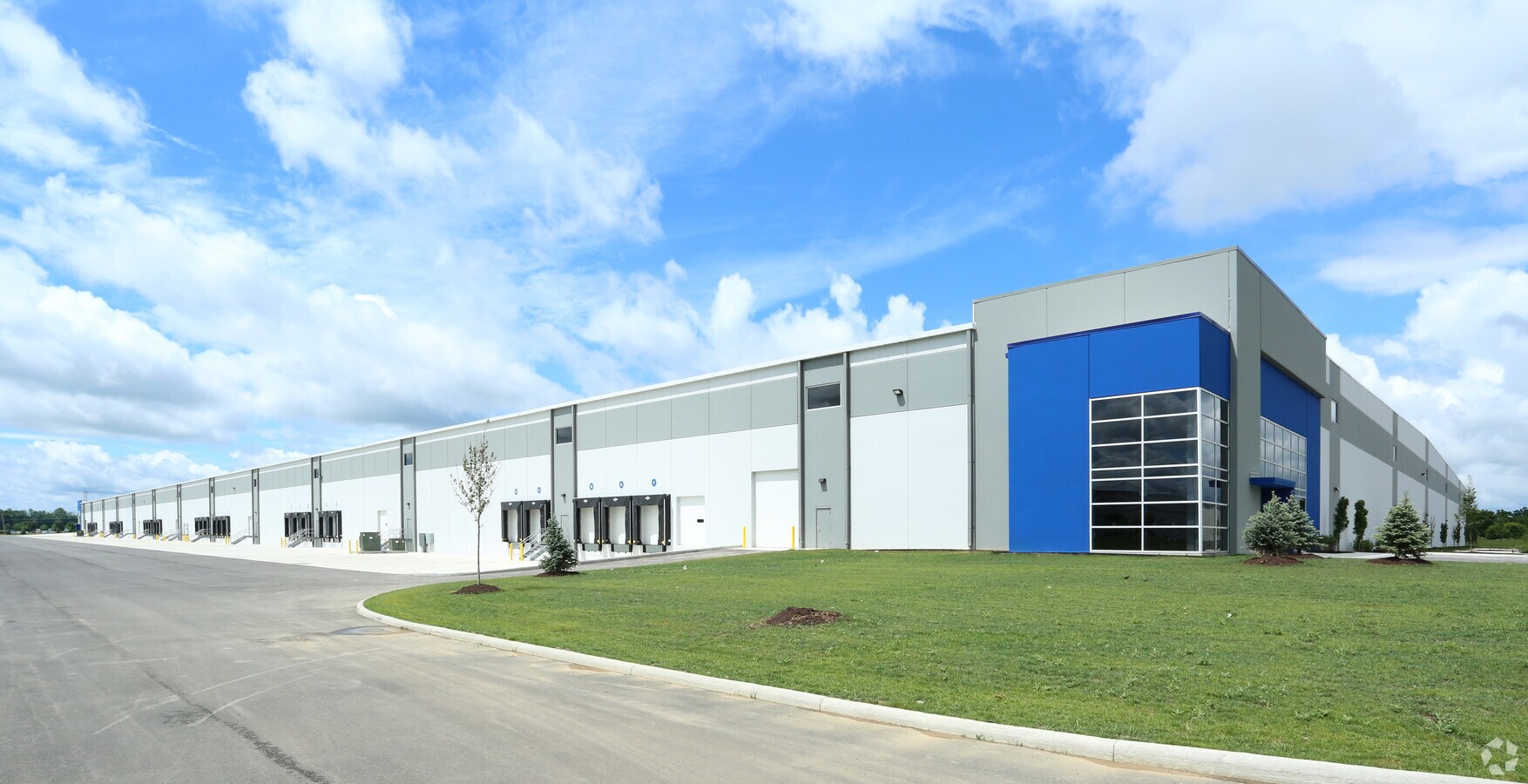 2450 Creekside Pky, Lockbourne, OH 43137