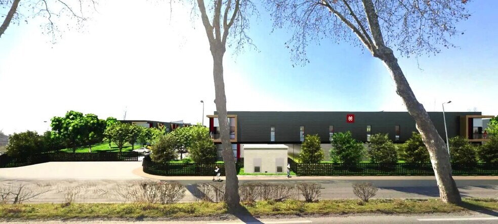 Flex in Fenouillet for lease - Building Photo - Image 2 of 6