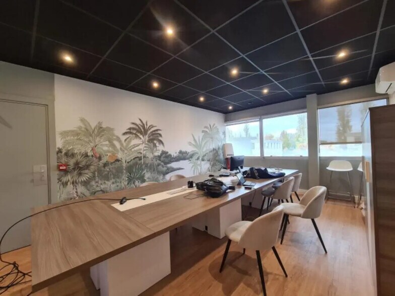 8 Rue Pascal, Bron for sale - Building Photo - Image 3 of 21