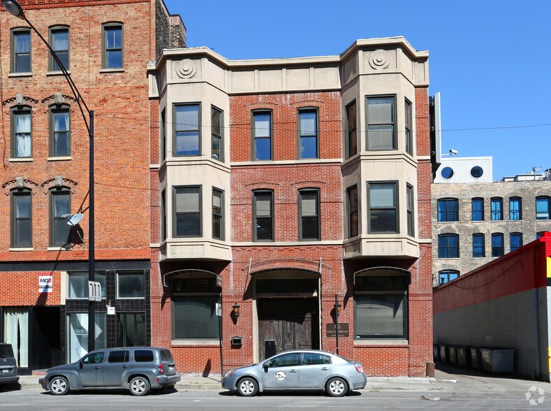 162 W Grand Ave, Chicago, IL for lease - Building Photo - Image 3 of 19