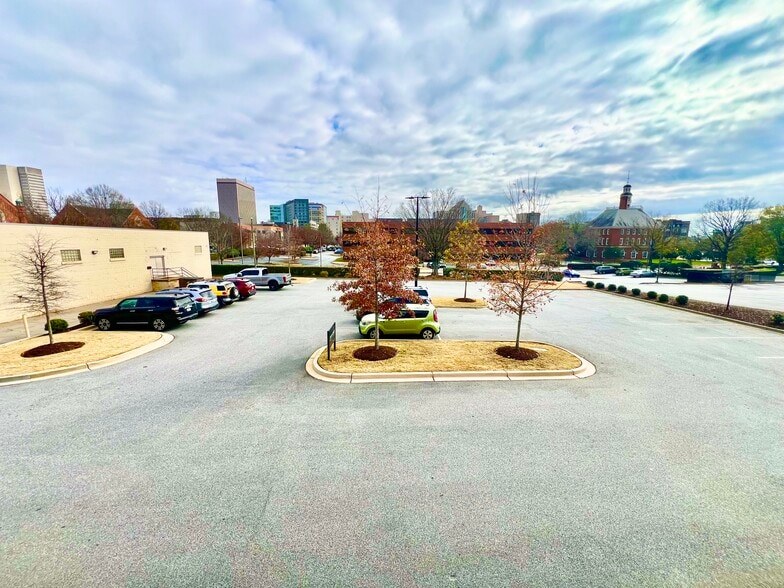 415 W Washington St, Greenville, SC for lease - Building Photo - Image 2 of 9