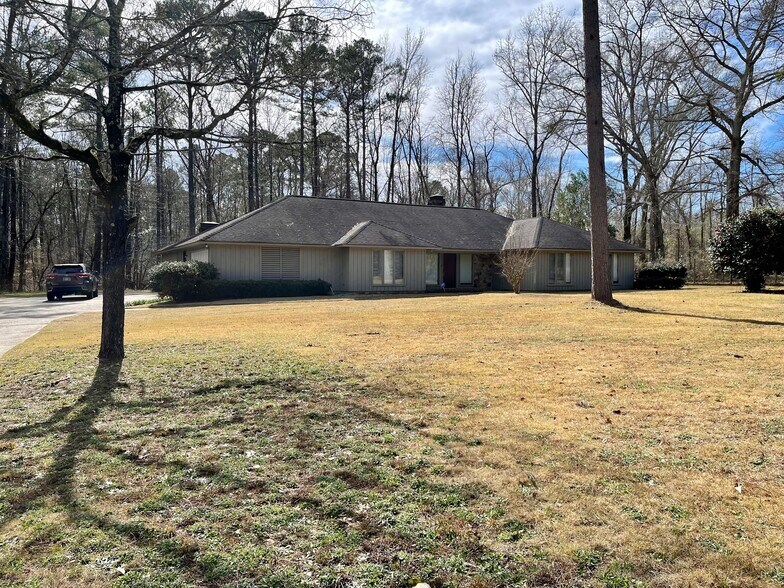 8000 Beaver Run Rd, Midland, GA 31820