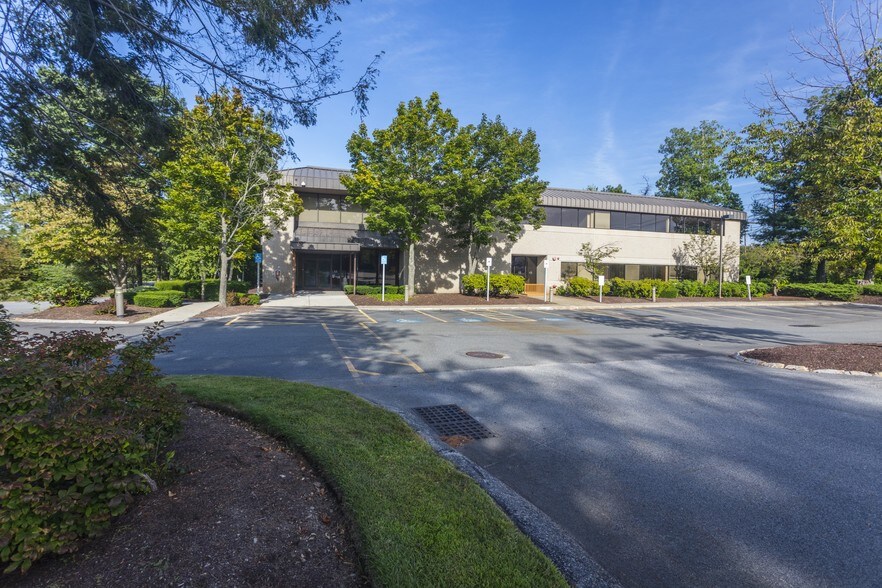 4 Omni Way, Chelmsford, MA for sale - Building Photo - Image 1 of 1