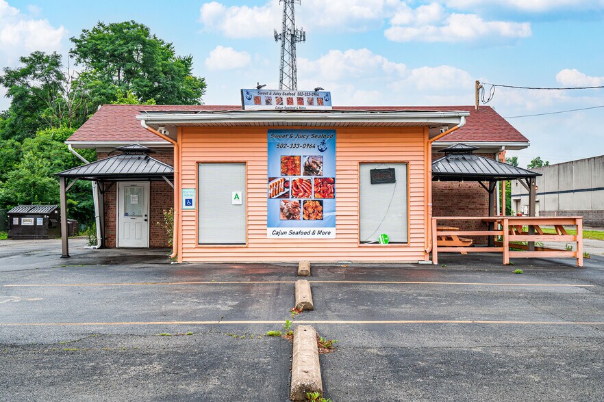 8402 Hudson Ln, Louisville, KY 40291