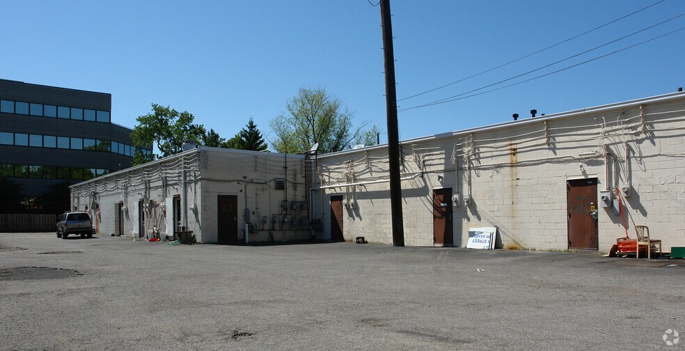24505 Center Ridge Rd, Westlake, OH for lease - Building Photo - Image 3 of 3