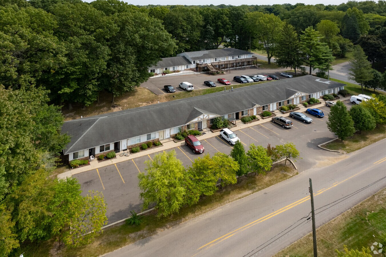 18091811 Humphrey St, Kalamazoo, MI 49048 Humphrey Woods Apartments