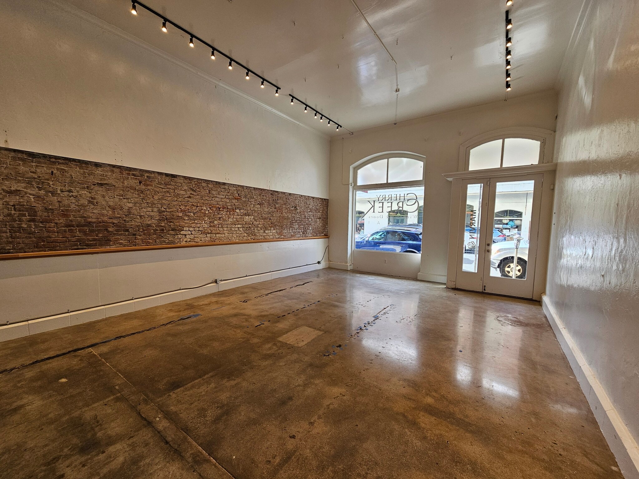 1111 Nuuanu Ave, Honolulu, HI for lease Interior Photo- Image 1 of 10