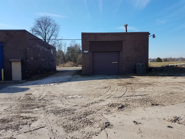 2633 Kaneville Ct, Geneva, IL for lease - Building Photo - Image 3 of 7