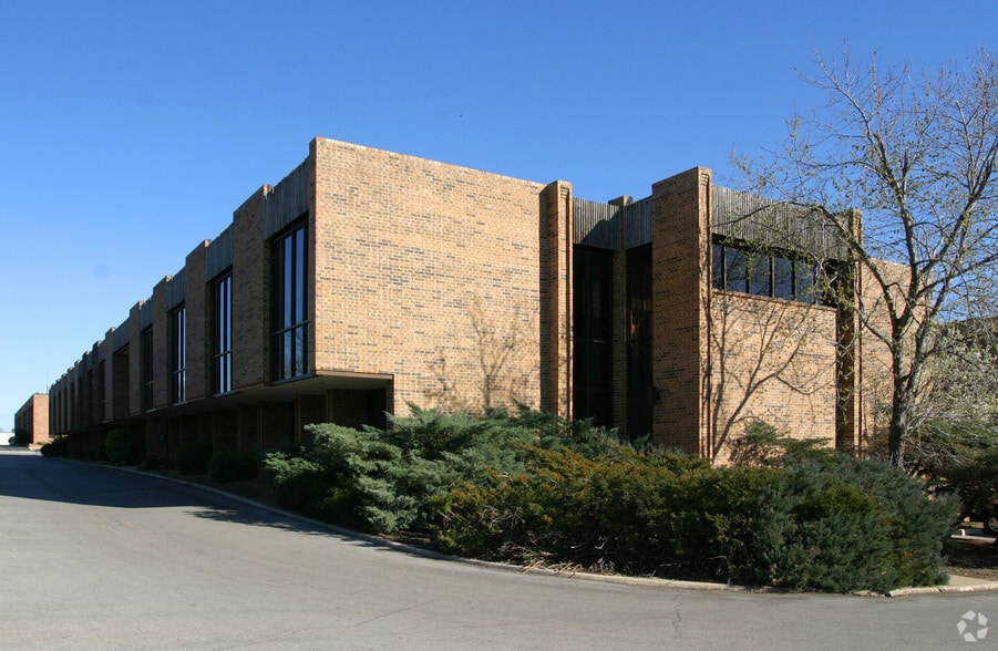 3035 NW 63rd St, Oklahoma City, OK for lease - Building Photo - Image 2 of 9