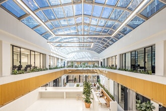 Avenida General Perón, 40, Madrid, Madrid for lease Lobby- Image 2 of 17