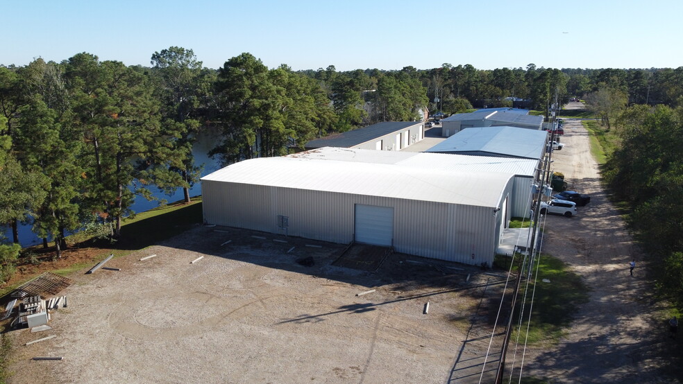 1515 Lakeville Dr, Kingwood, TX for lease - Building Photo - Image 1 of 6