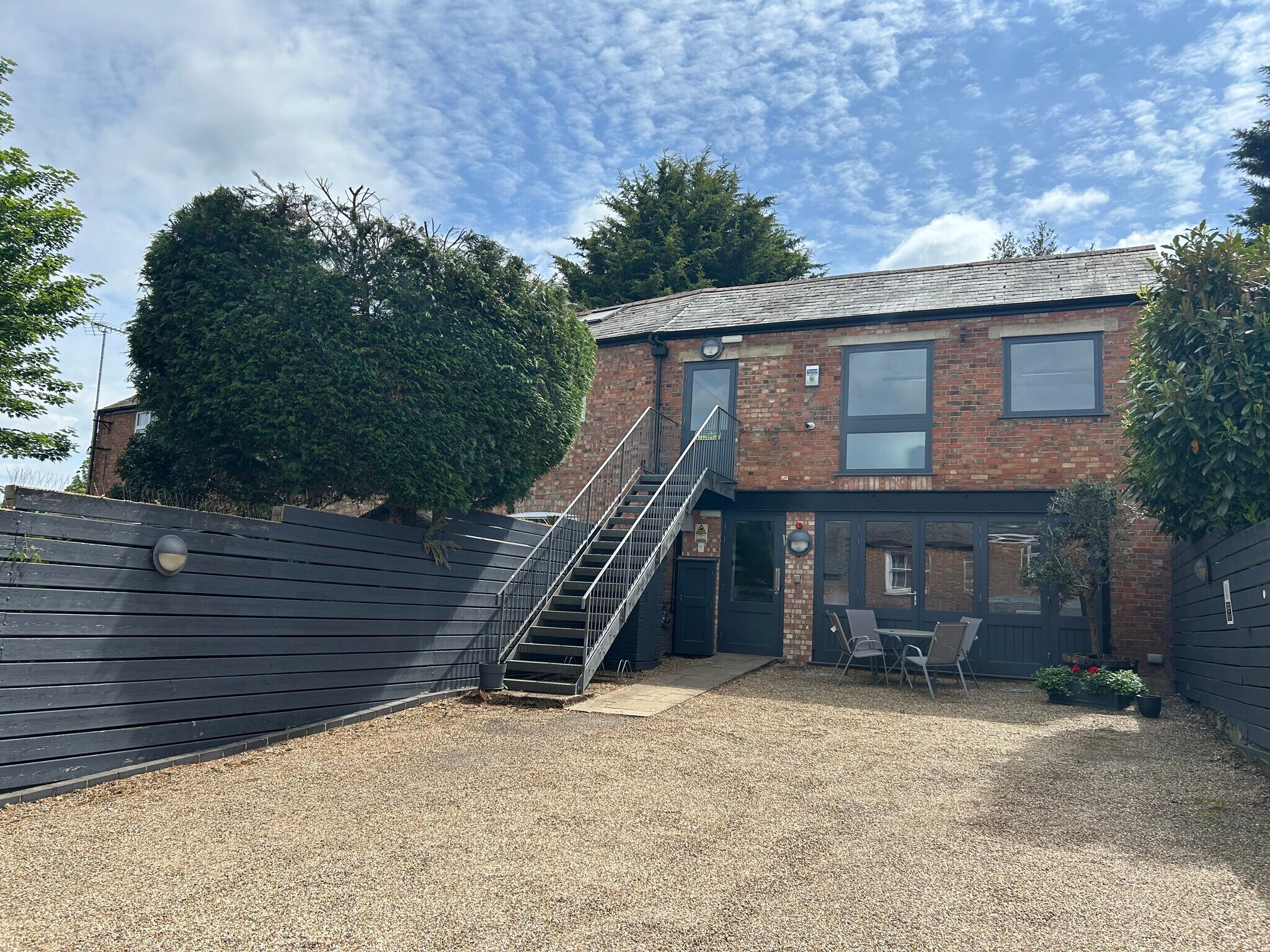 Station Rd, Radlett for lease Primary Photo- Image 1 of 2