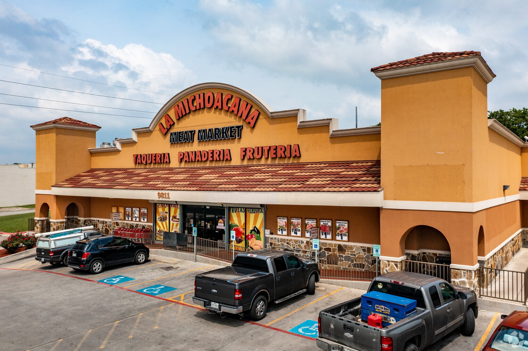 9811 N Interstate 35, Austin, TX for sale Building Photo- Image 1 of 1