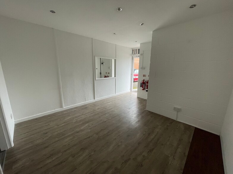 Dogflud Way, Farnham for lease - Building Photo - Image 2 of 9