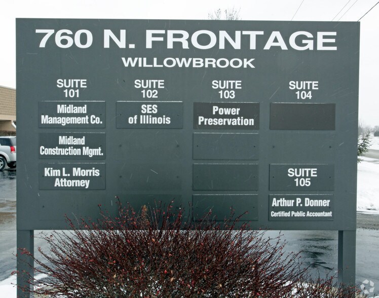 760 N Frontage Rd, Willowbrook, IL for lease - Building Photo - Image 2 of 17