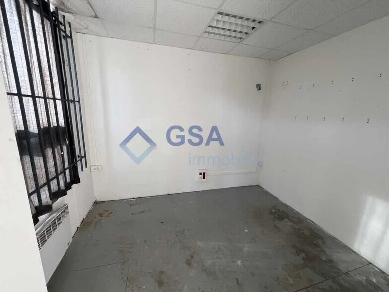 Flex in Ris-Orangis for lease - Interior Photo - Image 3 of 4