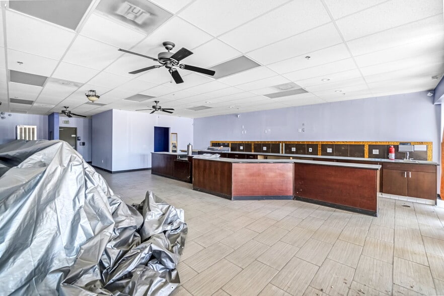 5348-5374 N Spruce Ave, Fresno, CA for lease - Building Photo - Image 3 of 41