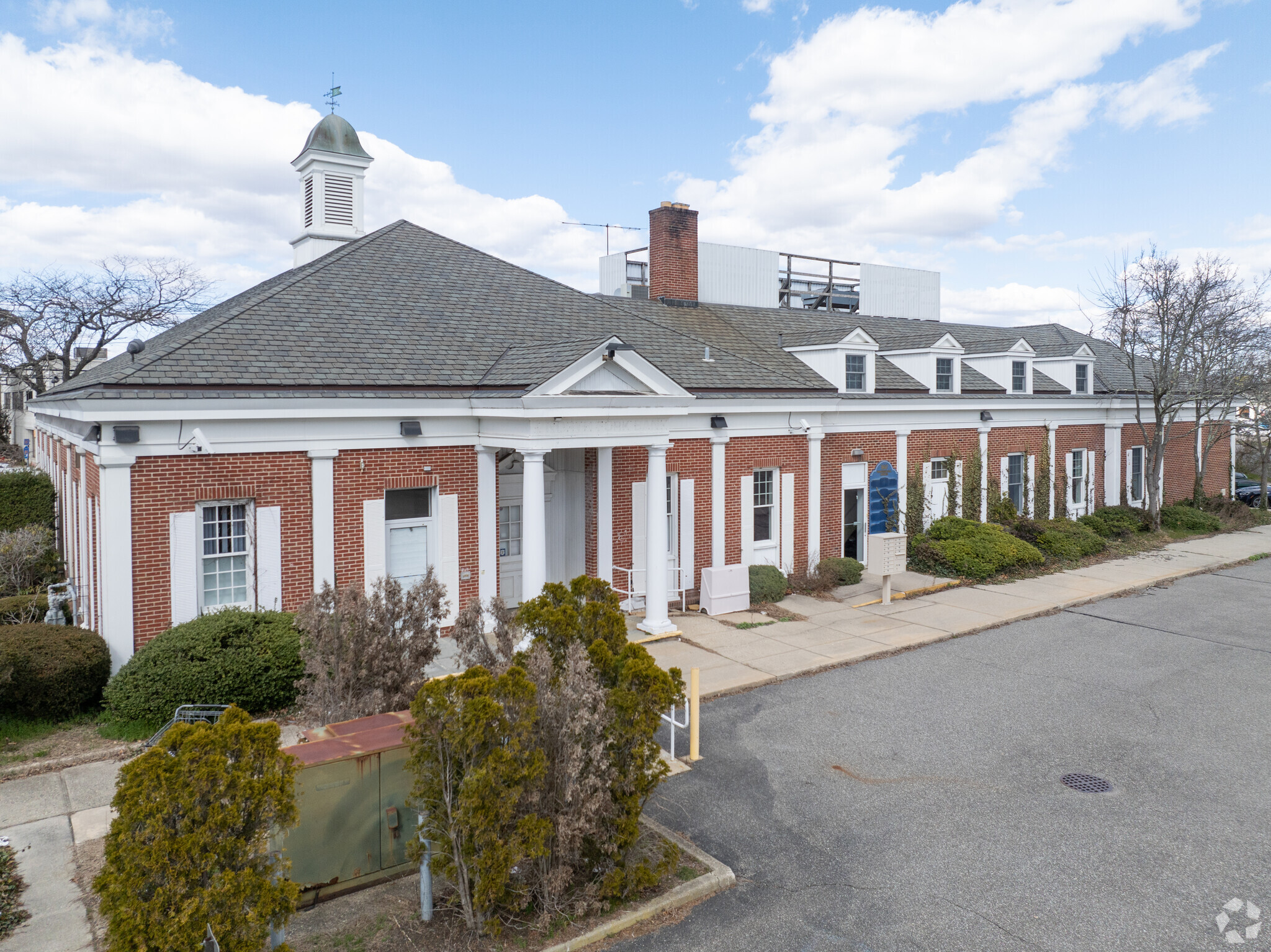 213 West Main Street, Sayville, NY for sale Primary Photo- Image 1 of 6