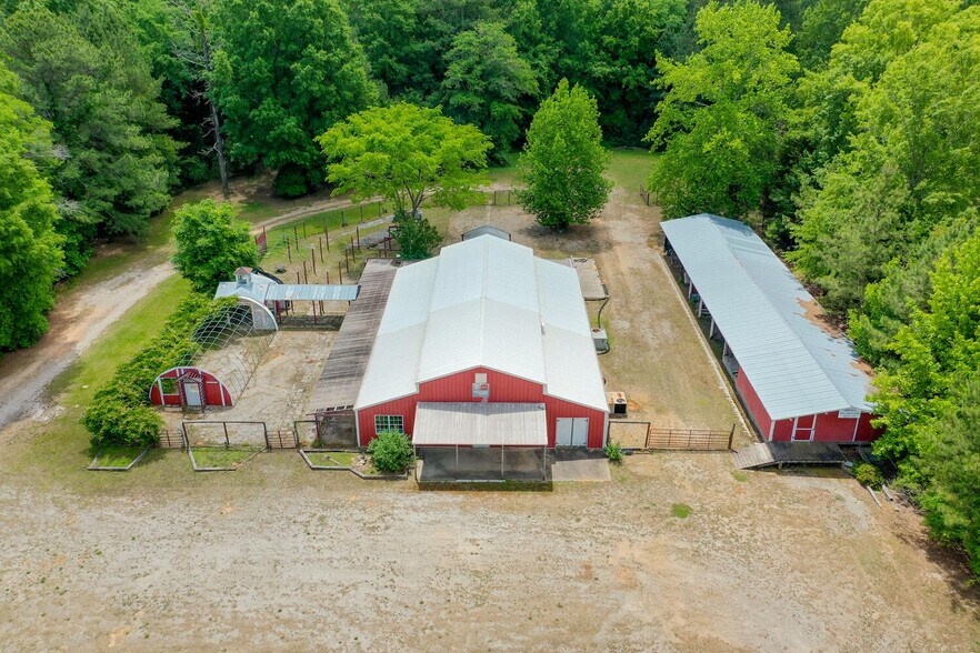 938 Springdale Dr, Clinton, SC for sale - Building Photo - Image 1 of 1