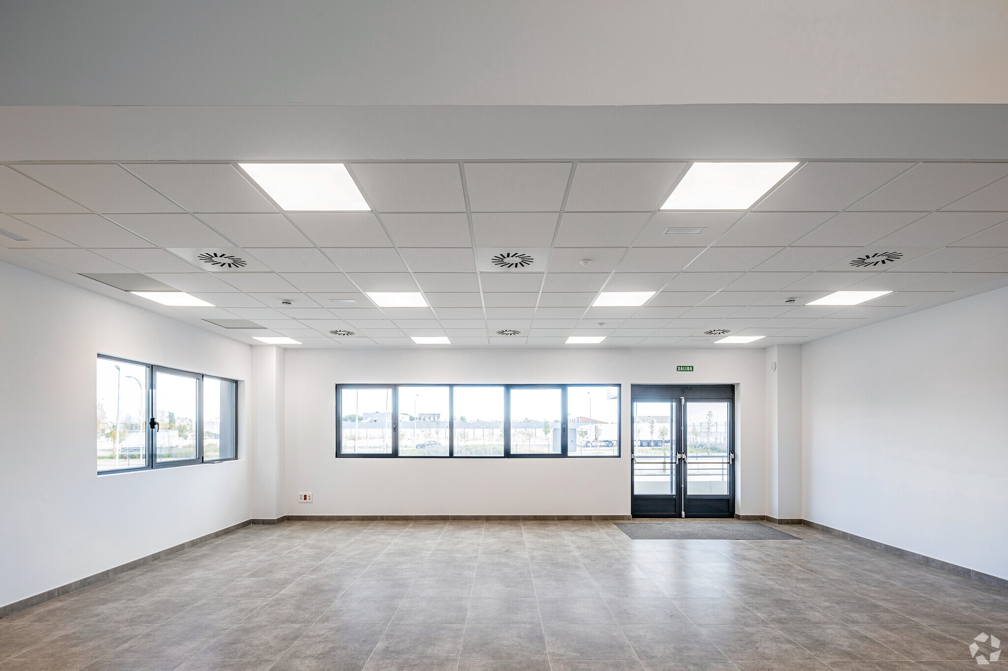 Calle San Cesáreo, 6, Madrid, Madrid for lease Building Photo- Image 1 of 11