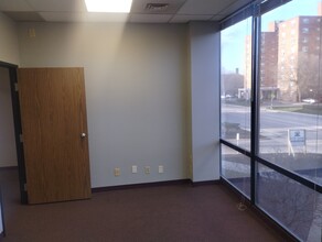 3737 N Meridian St, Indianapolis, IN for lease Interior Photo- Image 1 of 10